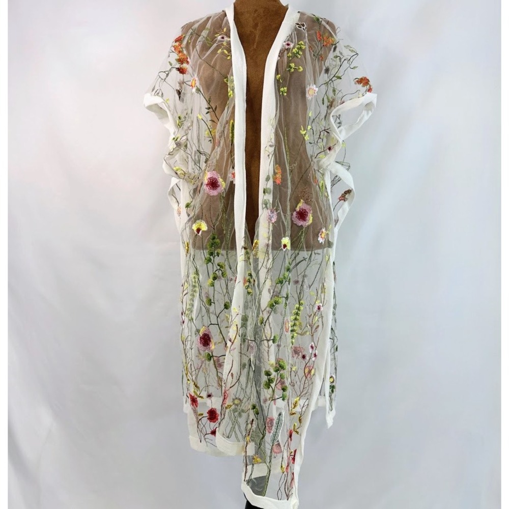 Delicate Floral Embroidered Kimono - White - Picture 2 of 5